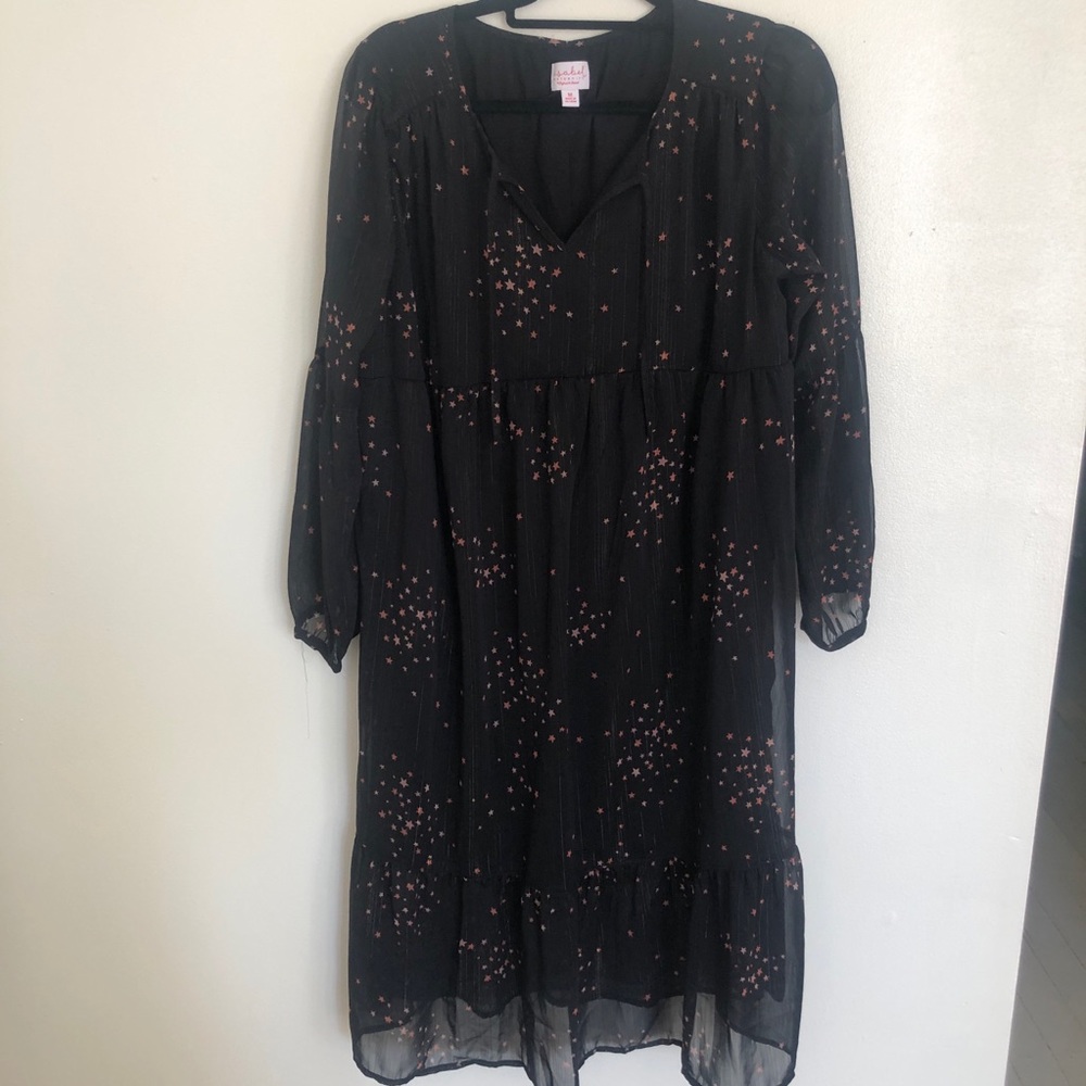 Fantastic midi dress for pregnant mothers to be
